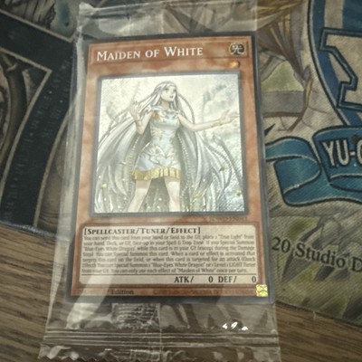 Maiden of White (Secret Rare) SDWD-EN041 Structure Deck: Blue-Eyes White Destiny-image