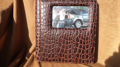Blvd 2U46P/C5 Brown Embossed Leather Photo Album-image