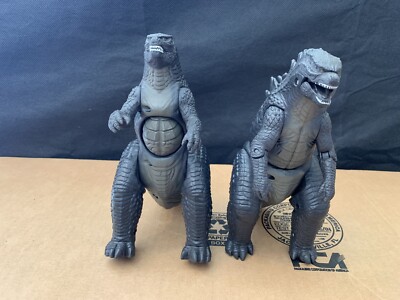 Tail Strike Godzilla And Smash Strike Godzilla Action Figure.-image