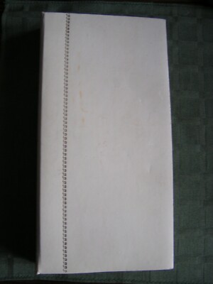 Classic Off White LeatherLook GoldTrim Photo Album 36Pockets Holds72 4x5 Photos -image