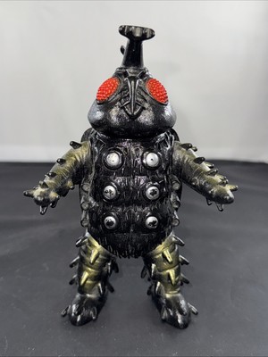1989 BANDAI 6” SATAN BEETLE Ultraman Leo Ultra Monster Series Figure-image