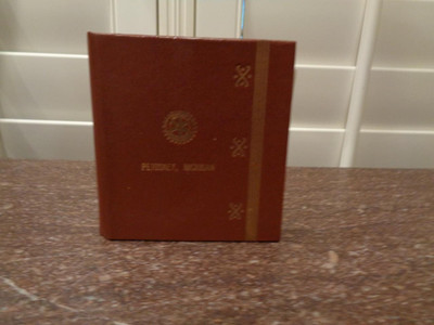Mini photo album Petoskey Michigan Rotary International  holds 16 3 1/4 x 4 1/4-image