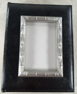 NE2 Photo Album Black with Silver Lined Cover Picture 4' x 6' -image