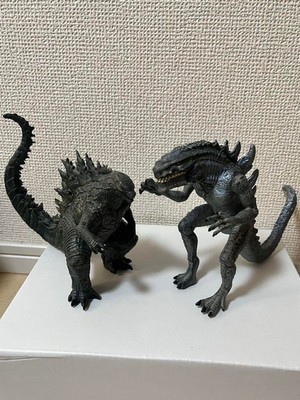 GODZILLA 1998 & 2014 Movie Action Figure Set 2-Pack-image