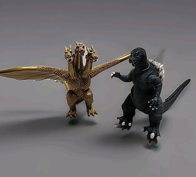 2005 Toho Bandai Godzilla King Ghidorah Action Figure 6.5