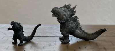 Bandai Godzilla 1962 2000 Figure Lot -image