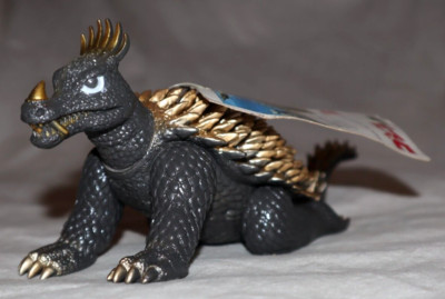 ANGUIRUS 1989 W/ TAG VTG BANDAI 9