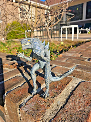 Spiked Lizard Kaiju Style – Vintage Monster Toy 1998 Trendmasters Dinosaur -image