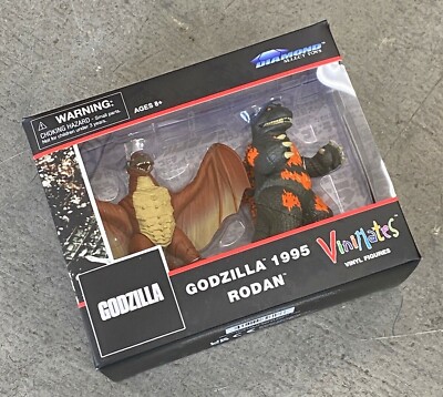 AUG212423: Diamond Vinimate Burning Godzilla 1995 & Rodan 2-Pack Vinyl Figure-image