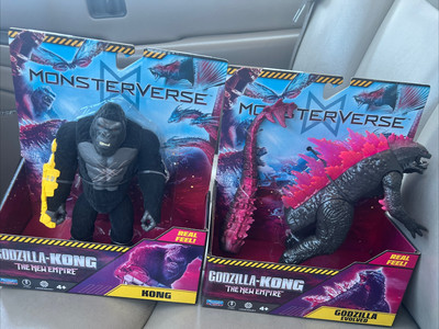 Godzilla x Kong The New Empire Kong and Godzilla Real Feel Figure Playmates-image