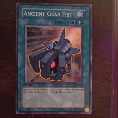 Ancient Gear Fist SD10-EN020 Structure Deck: Machine Re-Volt Unl Yugioh-image