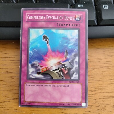 Yu-Gi-Oh! TCG Compulsory Evacuation Device Structure Deck SD2-EN028 -image