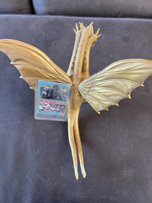 King Ghidorah 1991 G-03 Bandai 1998 6-7 Inch Tall Action Figure-image