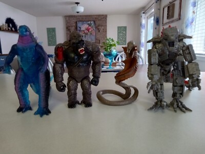 Godzilla-King Kong-Mechagodzilla-Warbat Figures-image