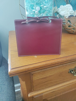 NWT Vintage Red Leather Photo Folio By Eddie Bauer Home 6 x 4 in Photo Sleeves-image