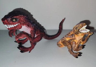 Lot of 2 Trendmasters Godzilla Razor Fang/Spike Jaw Hatchling Action Figure 1998-image