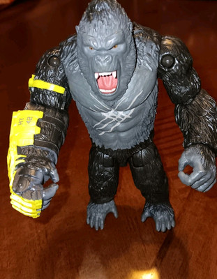 Giant Kong Action Figure Toy Godzilla x Kong with B.E.A.S.T. Glove Playmates -image