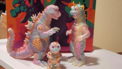 Sofubi Mondo Godzilla All Monsters Attack Spring Glow 3 Figure Set w/ Box-image