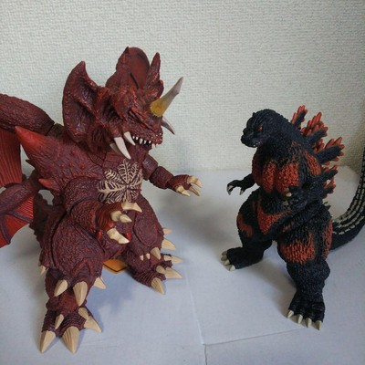 Diagonist Godzilla Figure Set Of 2-image