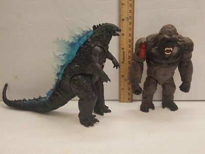 2020 Legendary Playmates 6” Godzilla VS King Kong Figures W/ Wounded Chest Used-image