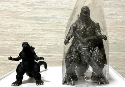 Godzilla Figure Set Large and Small-image