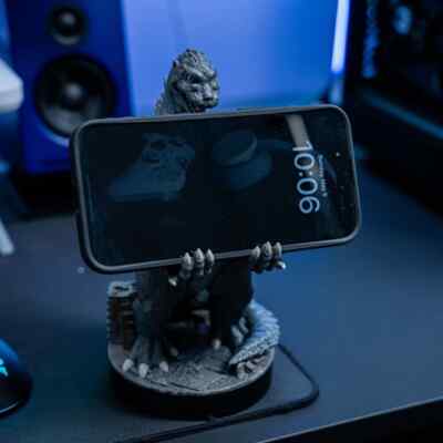 Godzilla 2-in-1 Smartphone Stand – King of the Monsters Desk Display Holder-image
