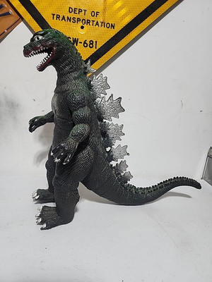 Godzilla Vintage 1985 Imperial Toys 13” Action Figure -image