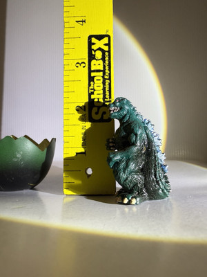 GODZILLA Hatched Egg & PVC Figure 1993-1994 Trendmasters-image
