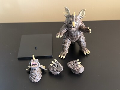 Mezco 5 Points XL Destroy All Monsters Round 2 Godzilla BARAGON Figure 5