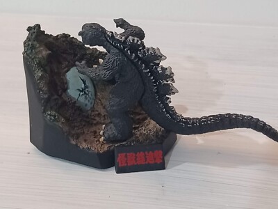 GODZILLA figure, collectible, Bandai, mfg 2006, excellent condition, S1-104-image