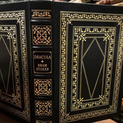 Easton Press: BRAM STOKER: DRACULA: HORROR: JONATHAN HARKER'S JOURNAL: DR SEWARD-image