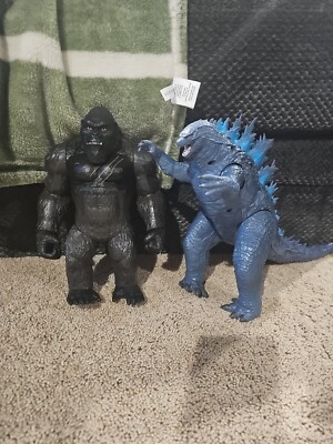 2 Godzilla vs Kong - Giant King Kong and Godzilla Action Figure 11