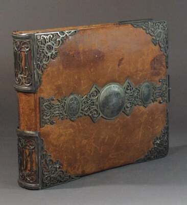 Dr Eduardo Diaz y Martinez El  / Composite album of printed text and original-image