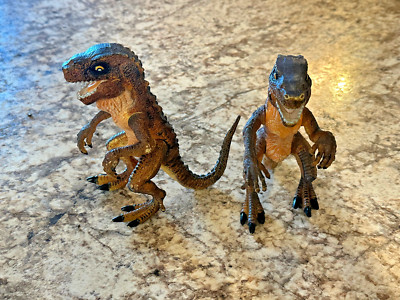 VINTAGE GODZILLA MOVIE TOY FIGURE LOT (2) HATCHLINGS BABY GODZILLA (1998)-image