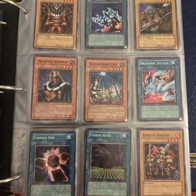 Yu-Gi-Oh Collection 800+ CARDS. BINDER. 1ST EDITION. 1996.-image