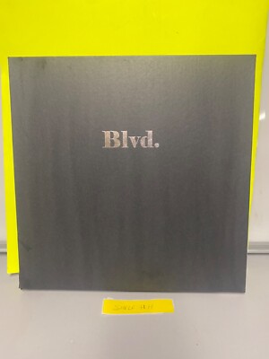 Blvd 5U-46W  Black Leather Photo Album with Window Cover-image