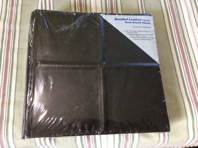 NEW HARDCOVER BLACK BONDED LEATHER SCRAPBOOK 200 4 X 6 PHOTO SLOTS PICTURE ALBUM-image