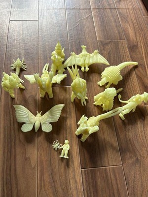 Godzilla Final Wars Glow In The Dark Sofubi Vinyl Figure Set No Box-image