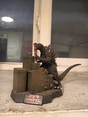 2000 Toho Co.,LTD BANDAI 2004 Made In China 28739-image